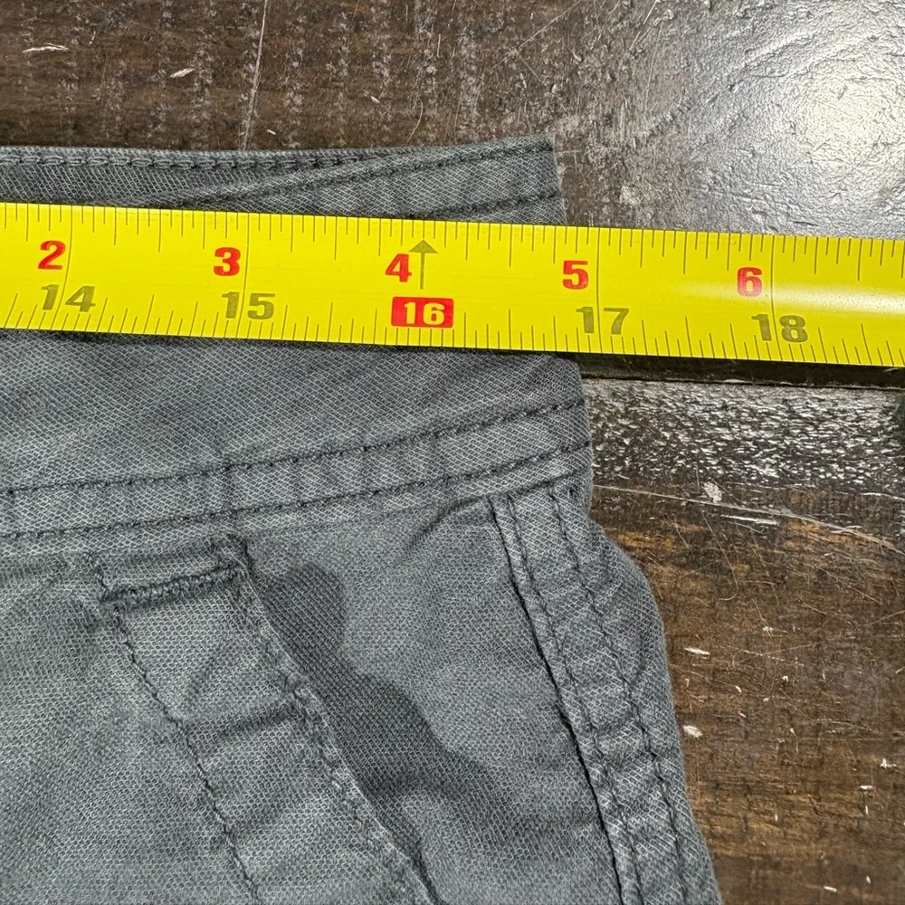 Anthropologie The Wanderer 6” Inseam Shorts Size 31 Navy